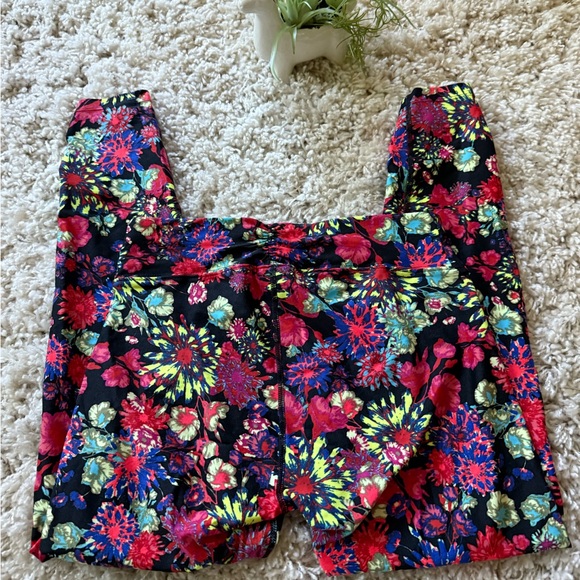 Calvin Klein Black and Red Leggings with Stretchy Fit - Picture 6 of 6